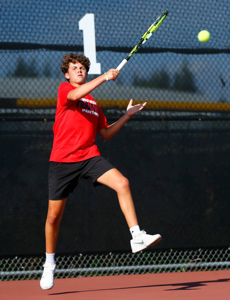 Snohomish’s Cade Strickland returns a ball against Edmonds-Woodway on Wednesday, Sept. 13, 2023, at Snohomish High School in Snohomish, Washington. (Ryan Berry / The Herald)
