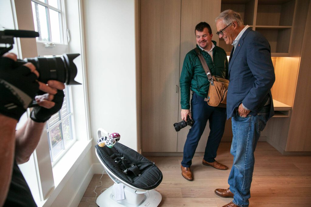 Gov. Jay Inslee takes a sneak peek at a Pediatric Transitional Care room at the Evergreen Manor Family Services Center on Tuesday, Oct. 10, 2023, in Everett, Washington. (Ryan Berry / The Herald)
