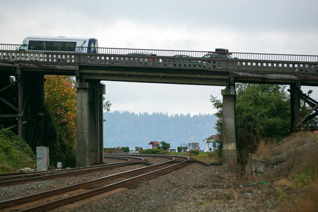 Traffic crosses the Highway 525 bridge over the railroad tracks in Mukilteo. (Ryan Berry / The Herald)
