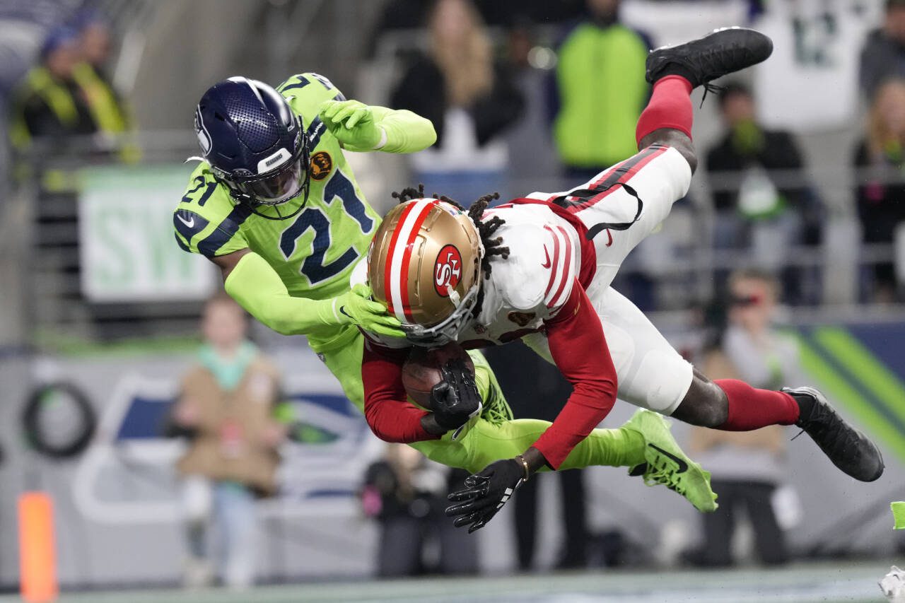 Seahawks face odd week with critical trip to Dallas on Thursday