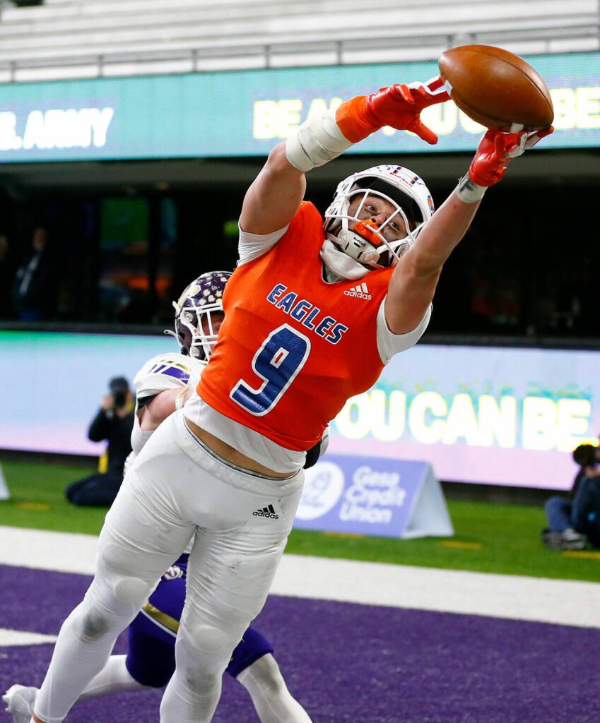 Graham-Kapowsin’s Noah Fox-Flores barely misses a catch in the end zone against Lake Stevens during the WIAA 4A Football State Championship on Saturday, Dec. 2, 2023, at Husky Stadium in Seattle, Washington. (Ryan Berry / The Herald)
