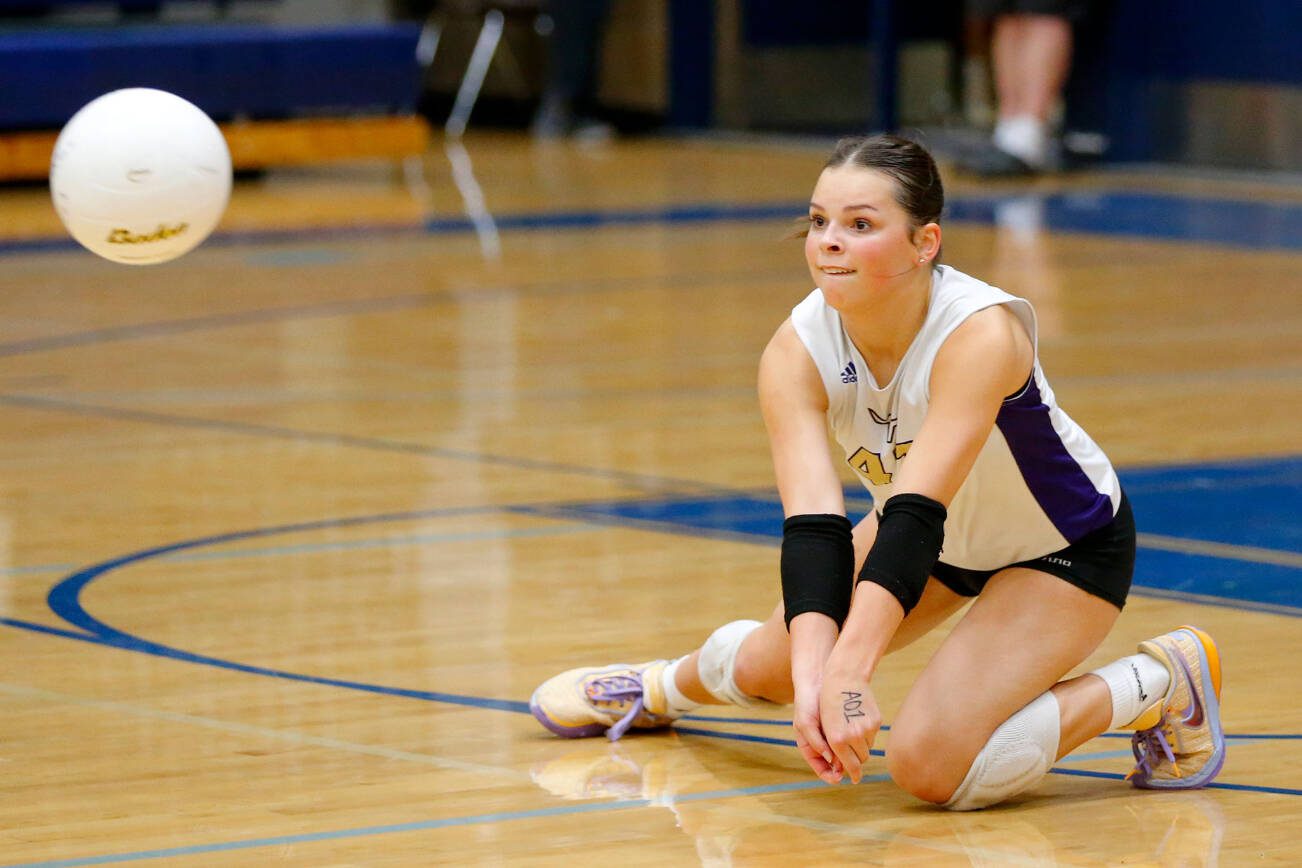 Lake Stevens libero Alyss Kelly returns a serve against Glacier Peak on Tuesday, Oct. 10, 2023, at Glacier Peak High School in Snohomish, Washington. (Ryan Berry / The Herald)