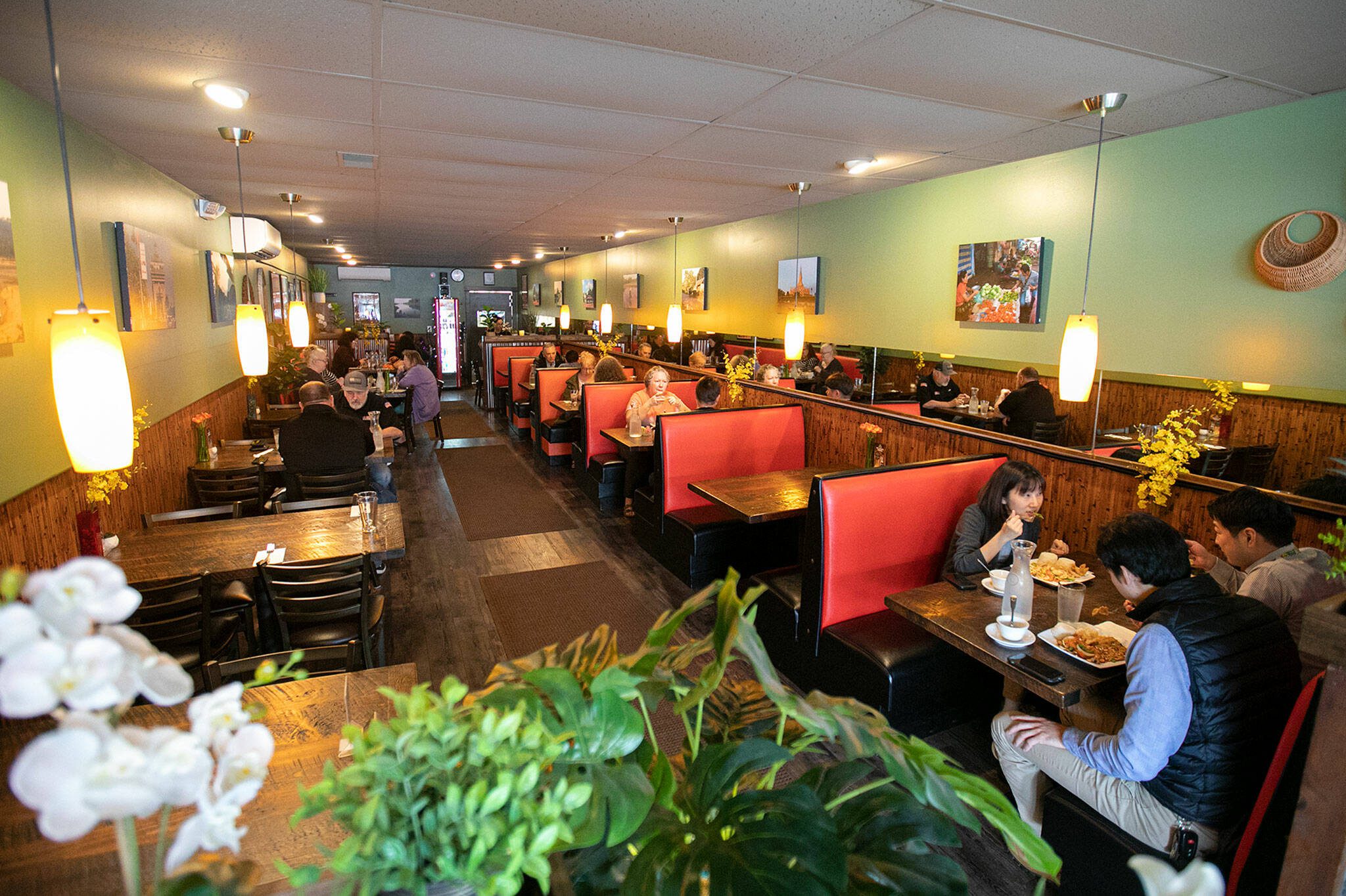 The homey interior of Thai on Main Street. (Ryan Berry / The Herald)