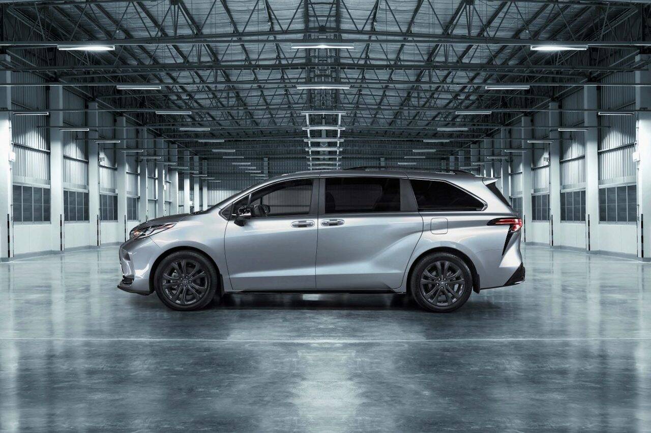 2023 Toyota Sienna XLE Woodland (Toyota)