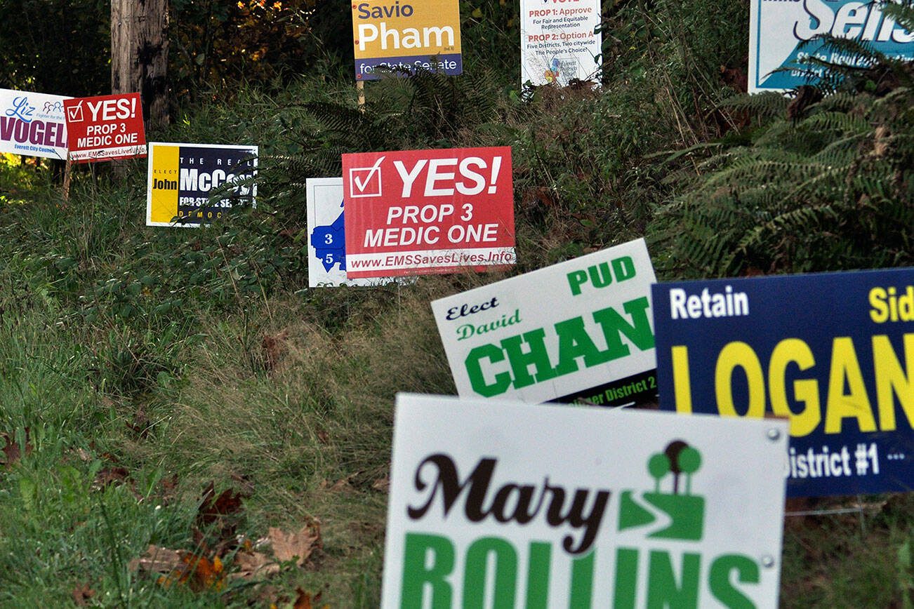 Election signs line a section of Mukilteo Blvd. in Everett. (Sue Misao / Everett Herald)