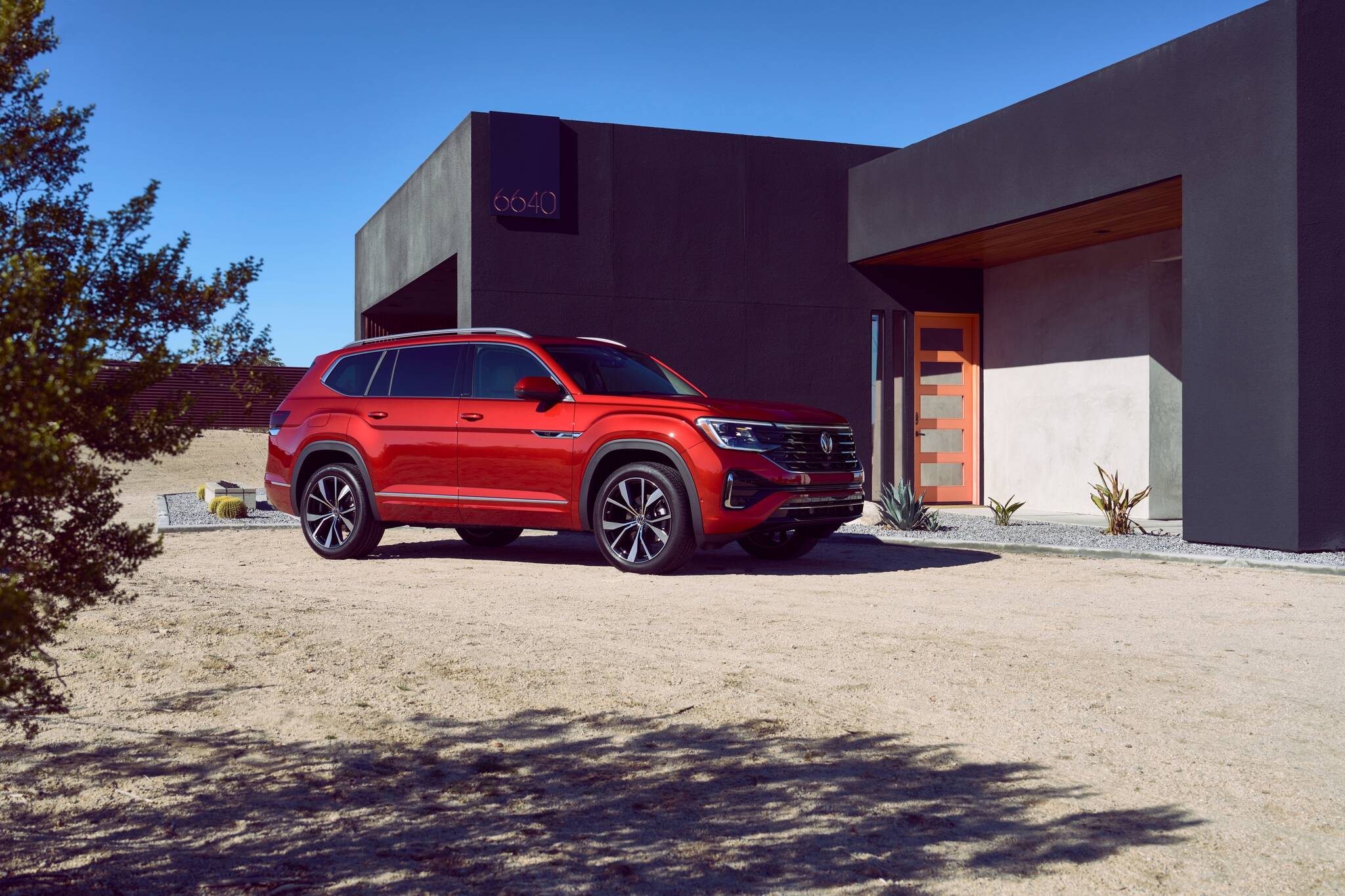 The 2024 Volkswagen Atlas includes new wheel designs for all trim levels. (Volkswagen)