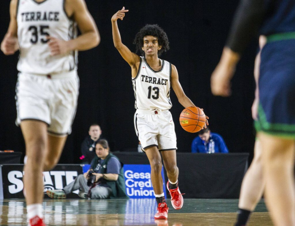 Mountlake Terrace’s Joe Asalifew calls a play during the 3A boys state basketball game against Todd Beamer on Wednesday, Feb. 28, 2024 in Tacoma, Washington. (Olivia Vanni / The Herald)
