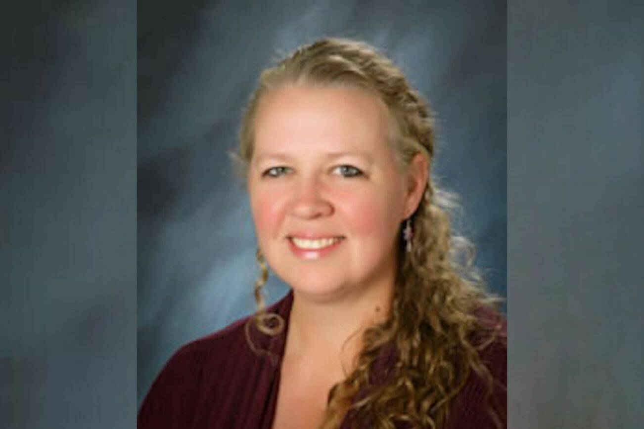 ‘We are heartbroken’: Everett teacher died after driving off Tulalip road | HeraldNet.com