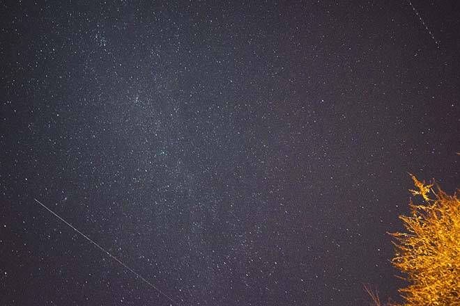 The oldest known meteor shower, Lyrid, will be falling across the skies in mid- to late April 2024. (Photo courtesy of Pixabay)