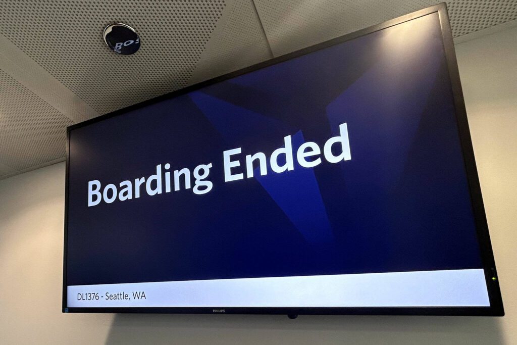 A sign reads “Boarding Ended” at Gate M9 in Terminal 5 of O’Hare International Airport on Tuesday, May 21, 2024. (Jordan Hansen/The Herald)
