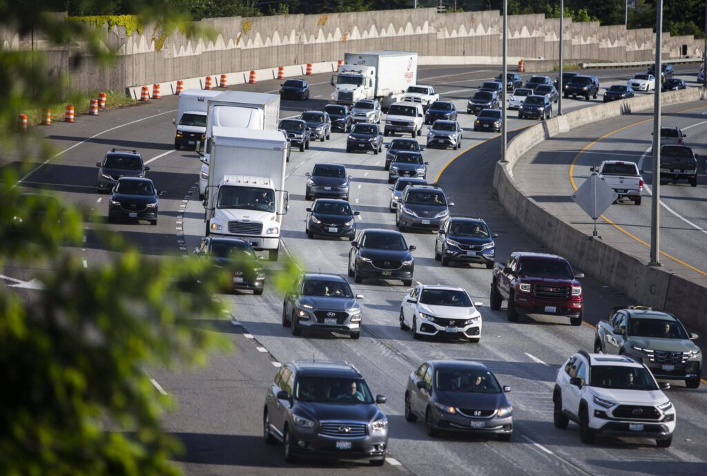 Traffic slows as it moves around the bend of northbound I-5 through north Everett on Wednesday. (Olivia Vanni / The Herald)
