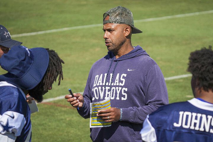 Dallas Cowboys defensive line coach Aden Durde talks with his players during a training camp walk-through on Aug. 2, 2023, in Oxnard, California. (Smiley N. Pool / The Dallas Morning News / TNS, file)
