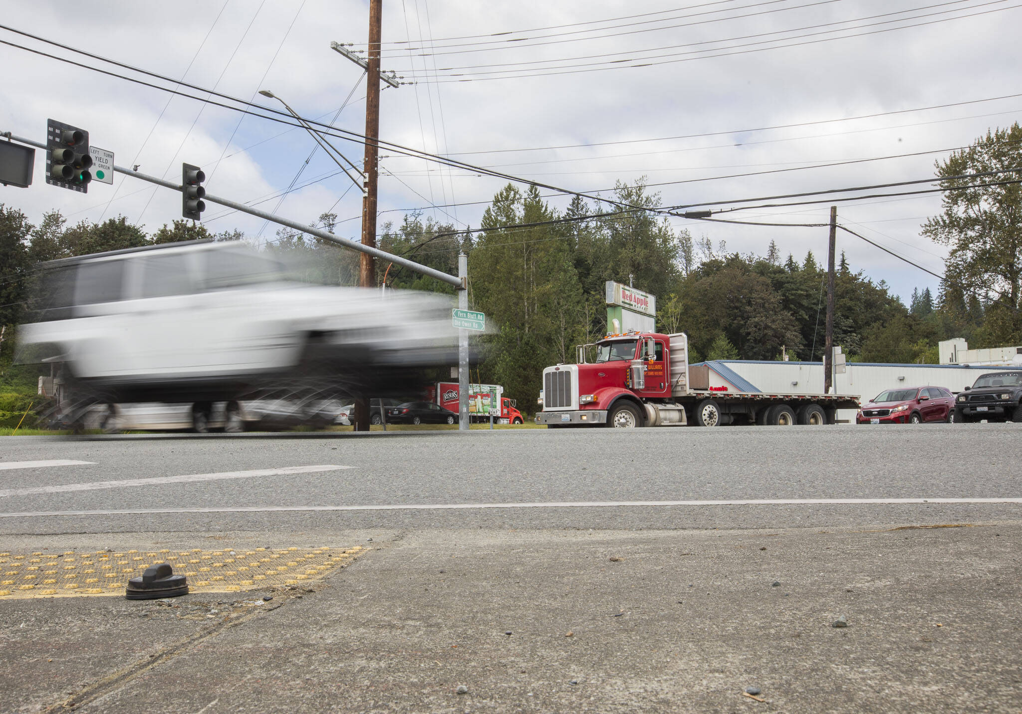 Traffic moves along U.S. 2 past Old Owen Road on Wednesday, Aug. 14, 2024 in Sultan, Washington. (Olivia Vanni / The Herald)