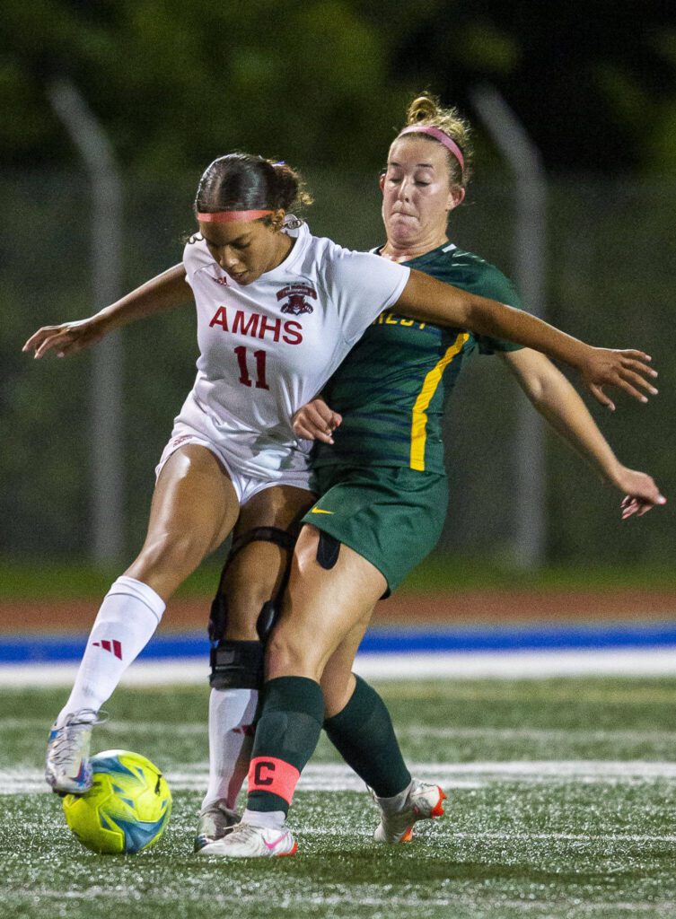 Archbishop Murphy’s Ari Sullivan steals the ball away from Shorecrest’s Ezzie Fogg during the game on Tuesday, Sept. 17, 2024 in Shoreline, Washington. (Olivia Vanni / The Herald)
