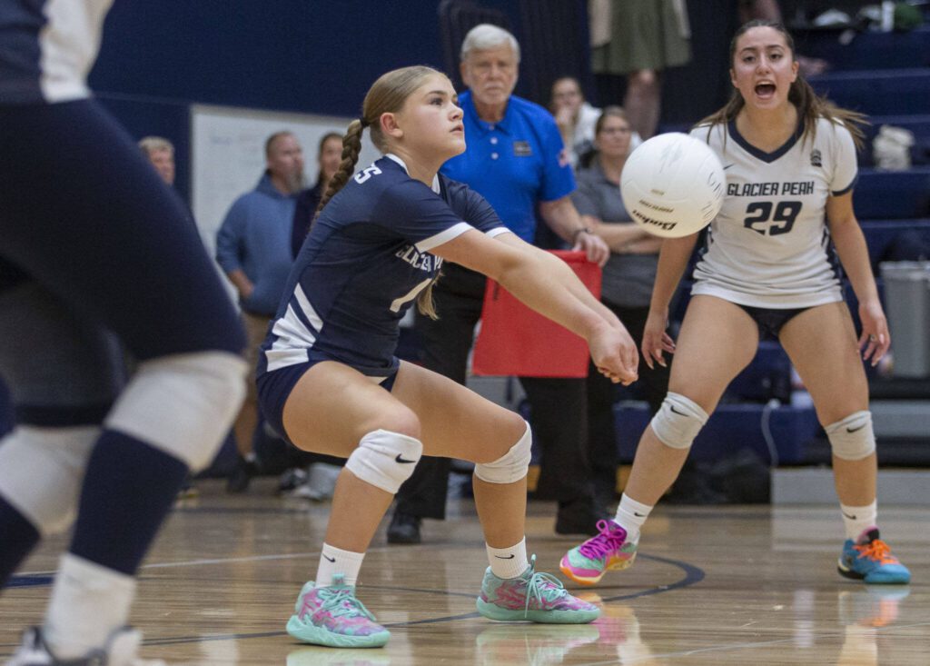 Glacier Peak’s Tessa Mossburg digs the ball during the game against Jackson on Wednesday, Sept. 25, 2024 in Snohomish, Washington. (Olivia Vanni / The Herald)
