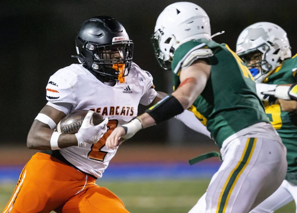 Monroe’s Carl Watson III runs the ball during the game against Shorecrest on Friday, Oct. 18, 2024 in Shoreline, Washington. (Olivia Vanni / The Herald)
