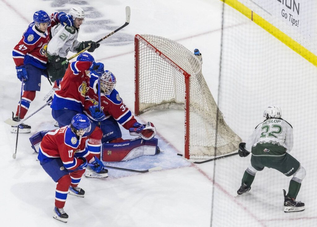 Silvertips’ Jesse Heslop scores a goal during the game against the Edmonton Oil Kings on Friday, Oct. 25, 2024 in Everett, Washington. (Olivia Vanni / The Herald)

