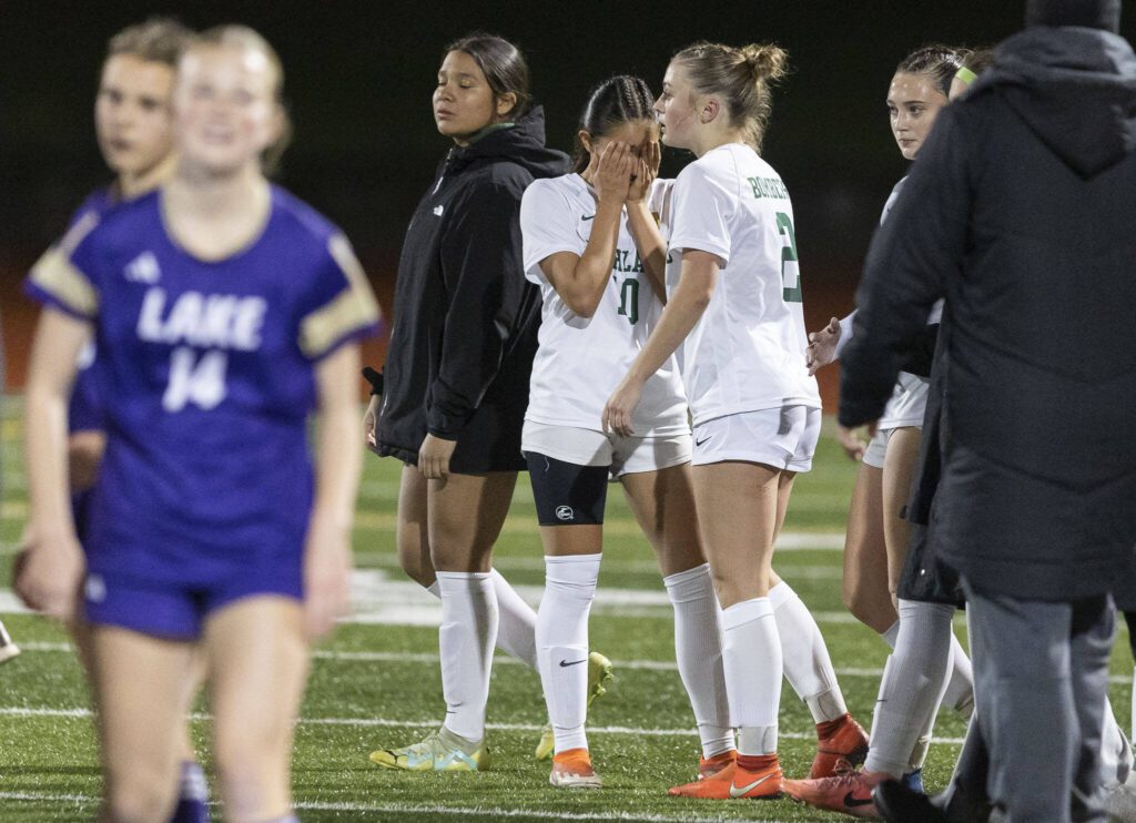 Richland players get emotional after losing to Lake Stevens in the 4A state playoff game on Wednesday, Nov. 13, 2024 in Lake Stevens, Washington. (Olivia Vanni / The Herald)

