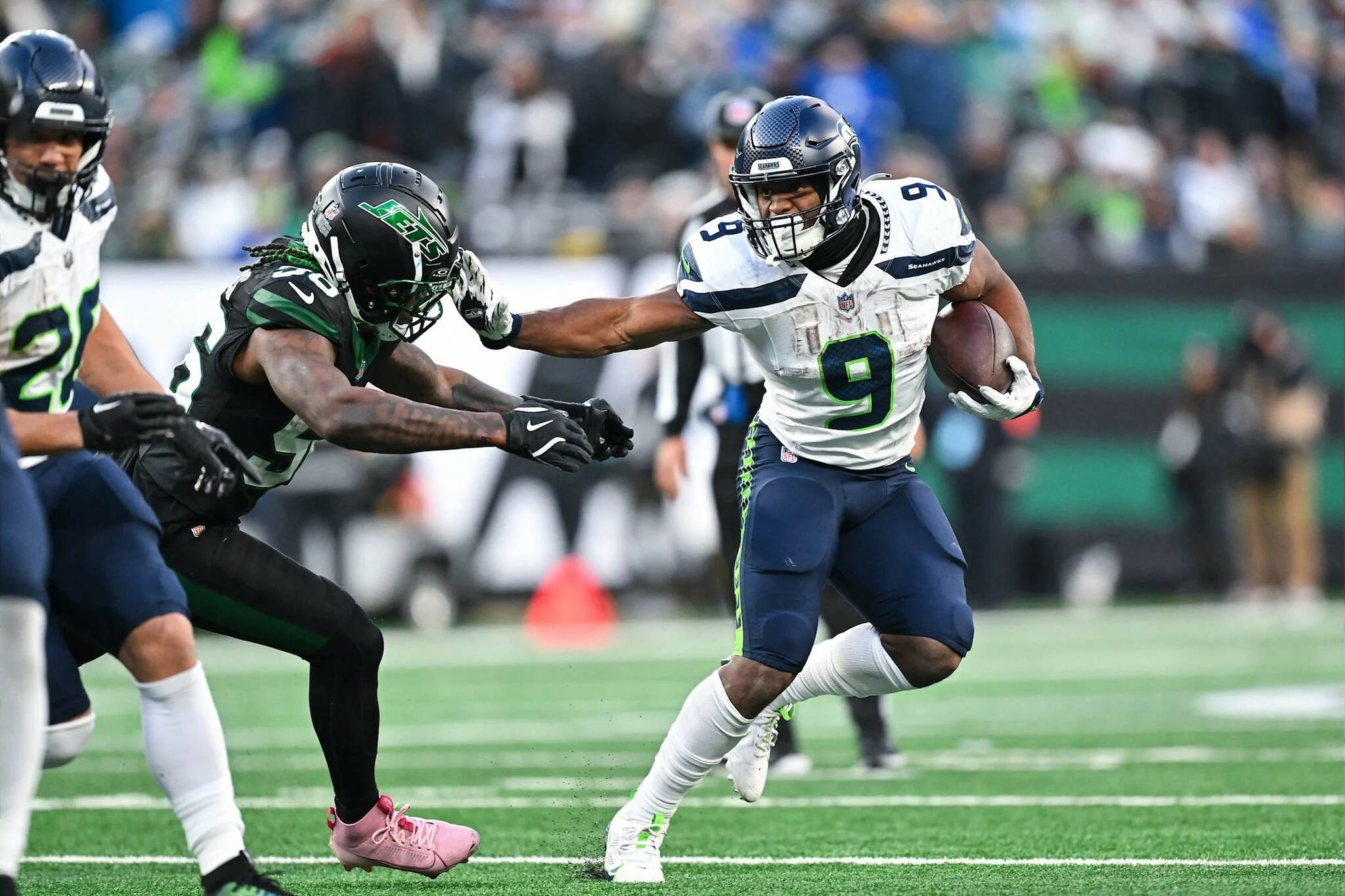 Photo courtesy of the Seattle Seahawks
Kenneth Walker III, who missed Sunday’s game in Arizona, runs against the New York Jets at MetLife Stadium on Dec. 1.