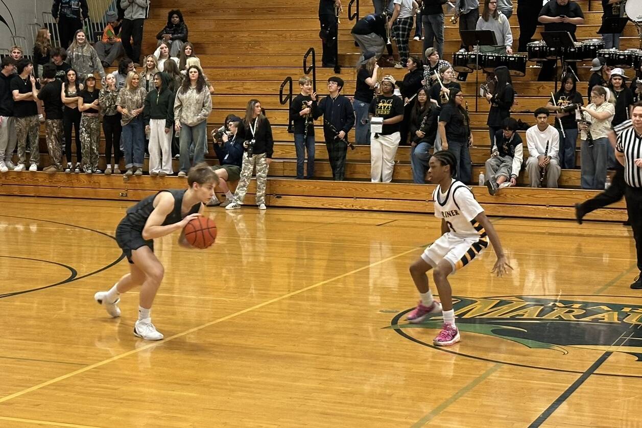 Mariner’s Frankie Bouah (3) picks up Glacier Peak’s Reed Nagel (11) past halfcourt on Jan. 10, 2025 during a Wesco 4A league game at Mariner High School.