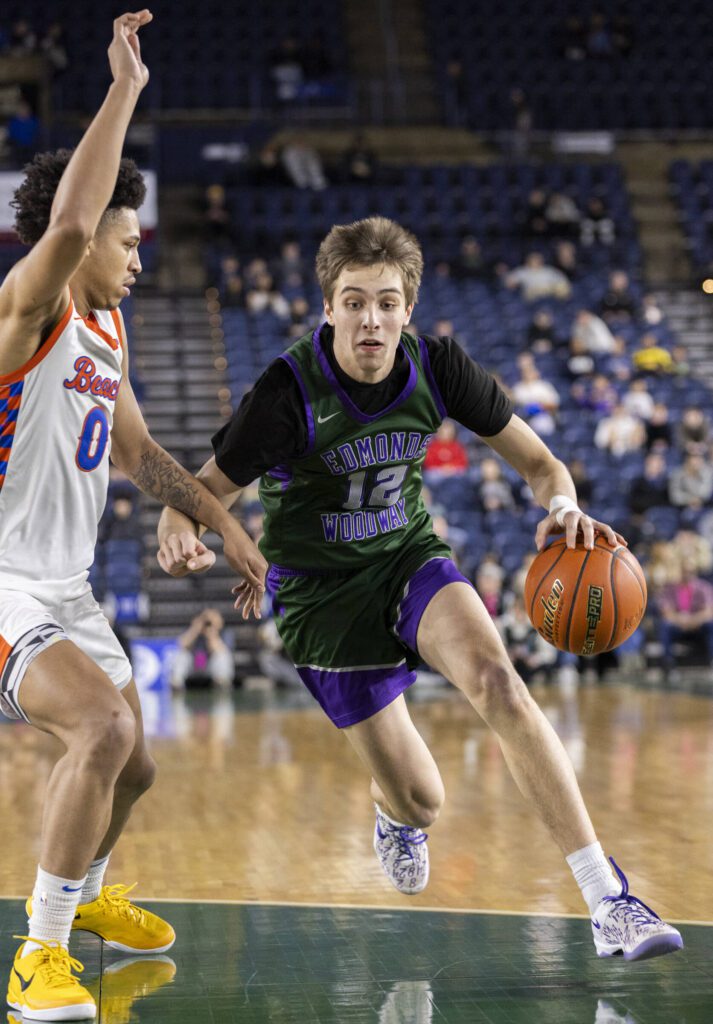 Edmonds-Woodway’s William Alseth takes the ball to the hoop during the 3A boys championship game against Rainier Beach on Saturday, March 8, 2025 in Tacoma, Washington. (Olivia Vanni / The Herald)
