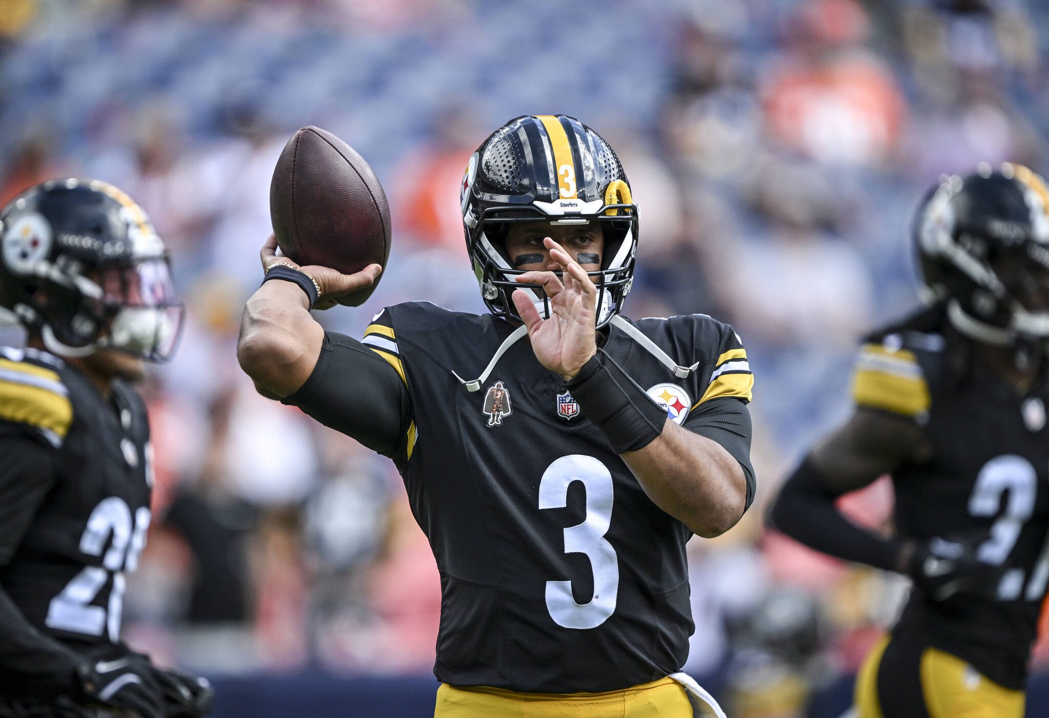 Russell Wilson (3) of the Pittsburgh Steelers warms up before the first quarter against the Denver Broncos at Empower Field at Mile High in Denver on Sunday, Sept. 15, 2024. (Photo by AAron Ontiveroz / The Denver Post / Tribune News Service)