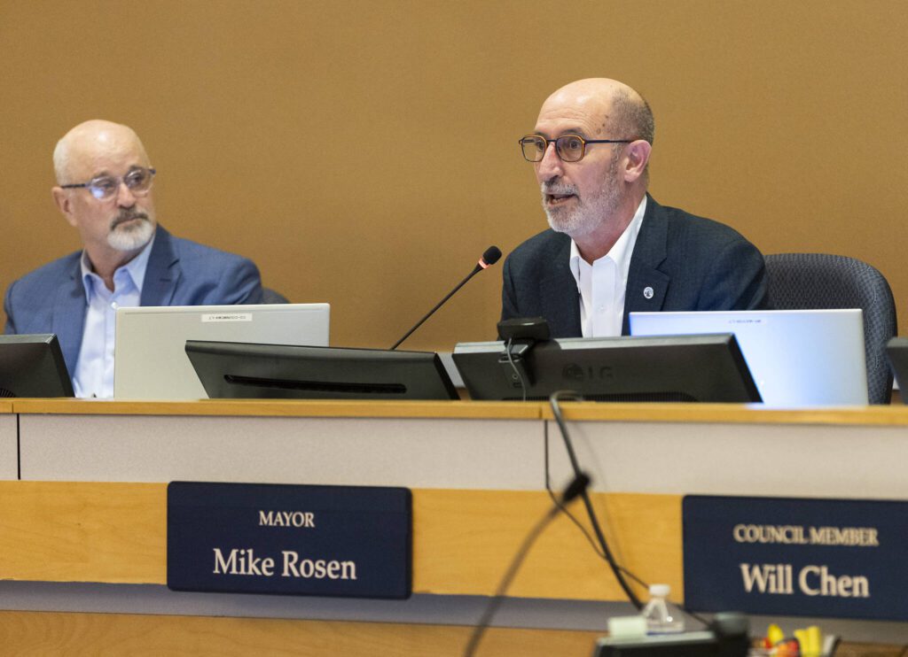 Mayor Mike Rosen addresses those attending the city council meeting on Monday, April 21, 2025 in Edmonds, Washington. (Olivia Vanni / The Herald)
