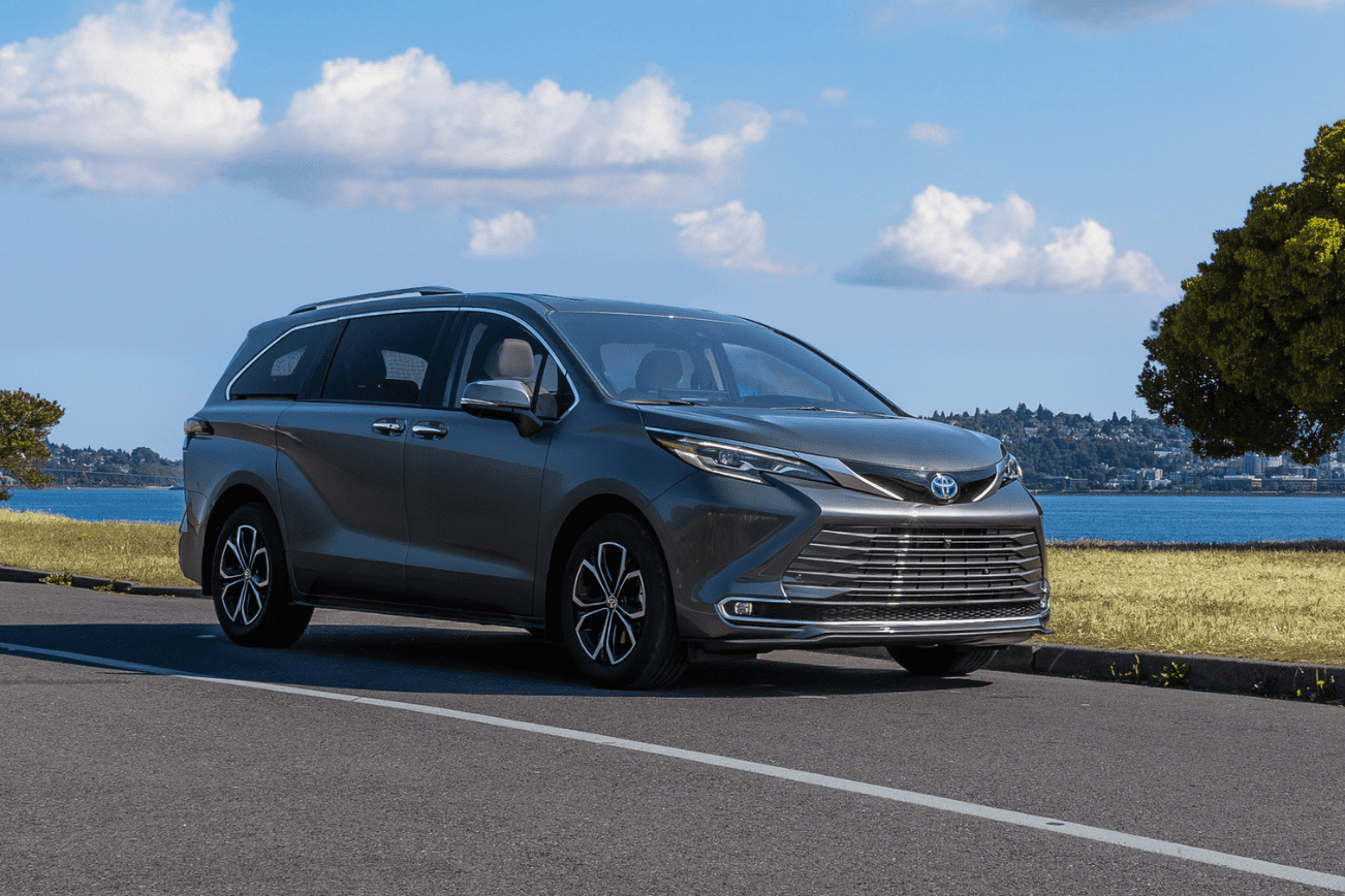 The 2025 Toyota Sienna minivan in the top-level Platinum grade (Provided by Toyota).