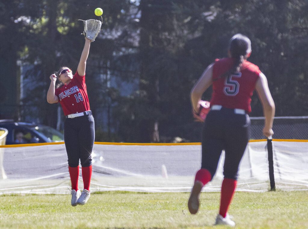 The ball flies over the top of the glove of Archbishop Murphy’s Markella Vick during the game against Edmonds-Woodway on Monday, May 5, 2025 in Everett, Washington. (Olivia Vanni / The Herald)
