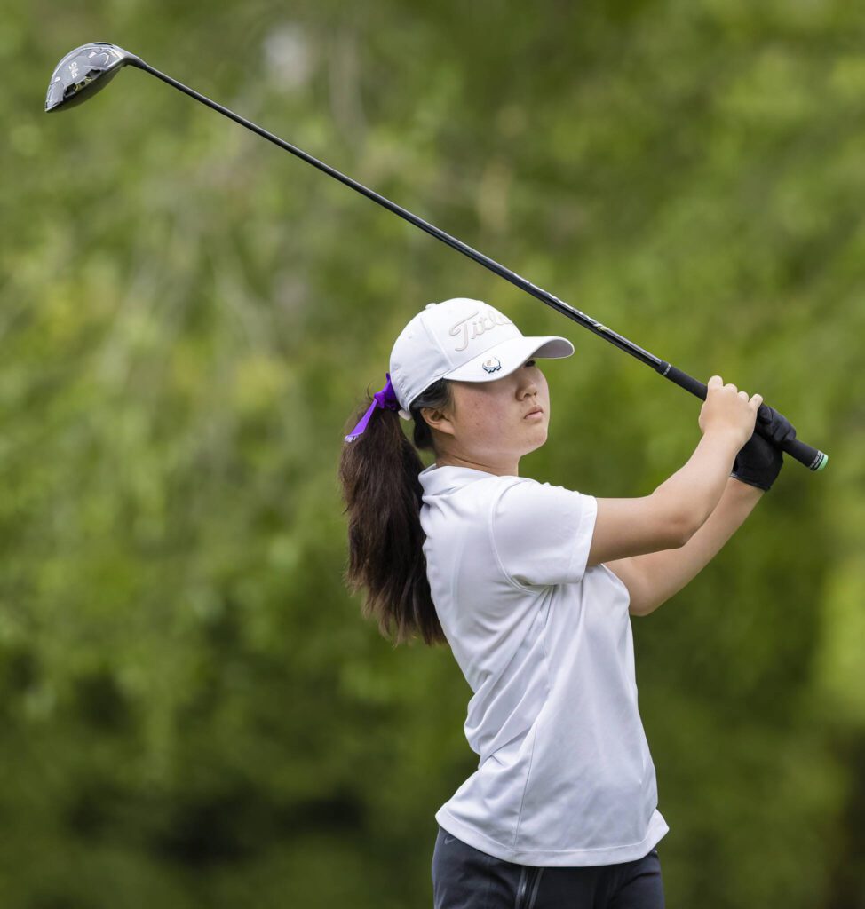 Kamiak’s Allie Suh hits a drive during the 4A District 1 Golf Tournament at Snohomish Golf Course on Wednesday, May 14, 2025 in Snohomish, Washington. (Olivia Vanni / The Herald)
