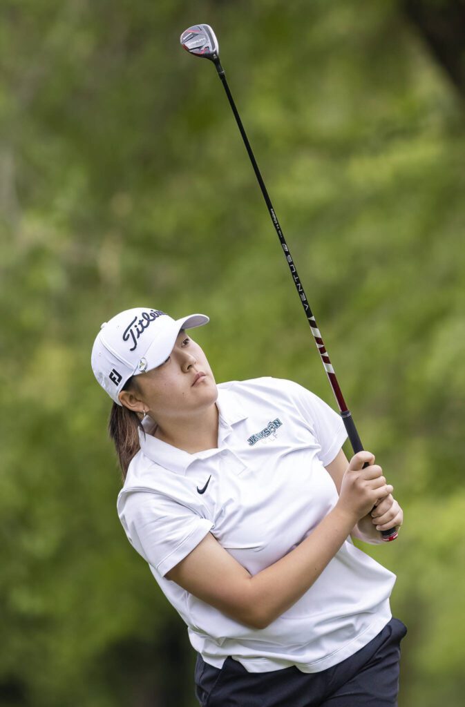 Jackson’s Karen Shin hits a drive during the 4A District 1 Golf Tournament at Snohomish Golf Course on Wednesday, May 14, 2025 in Snohomish, Washington. (Olivia Vanni / The Herald)
