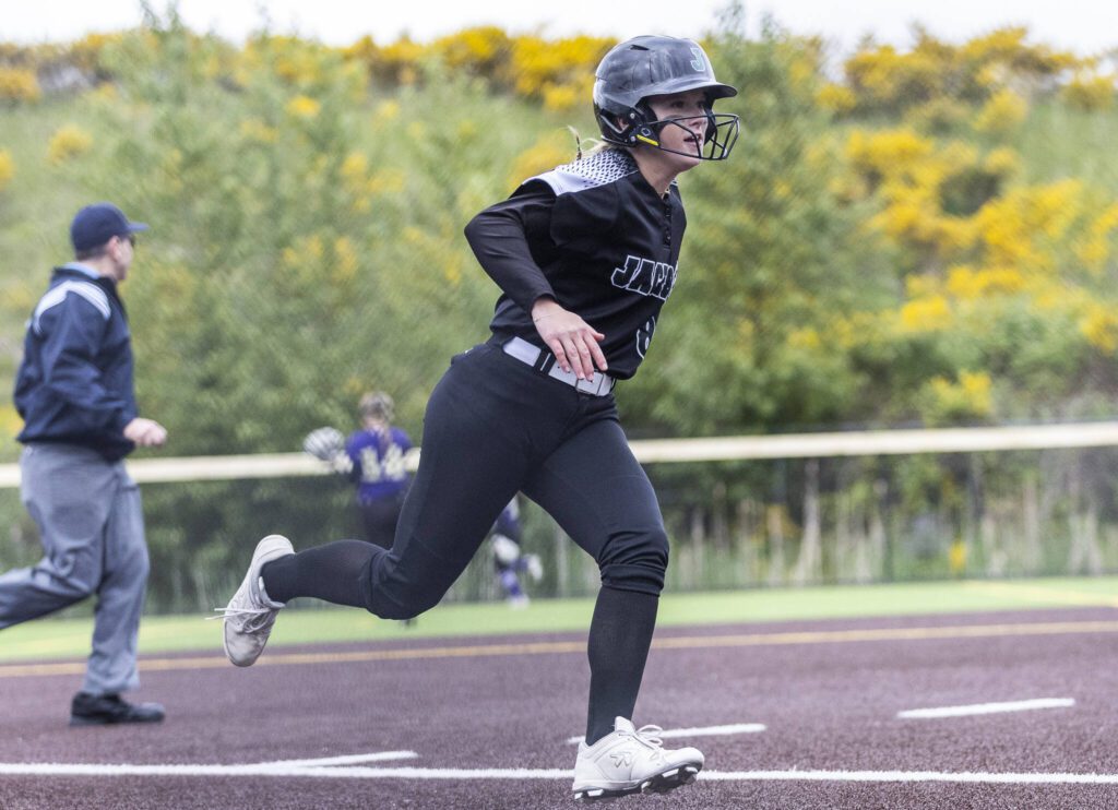 Jackson’s Claire Kessinger runs towards home during the 4A District 1 game against Lake Stevens on Friday, May 16, 2025 in Everett, Washington. (Olivia Vanni / The Herald)

