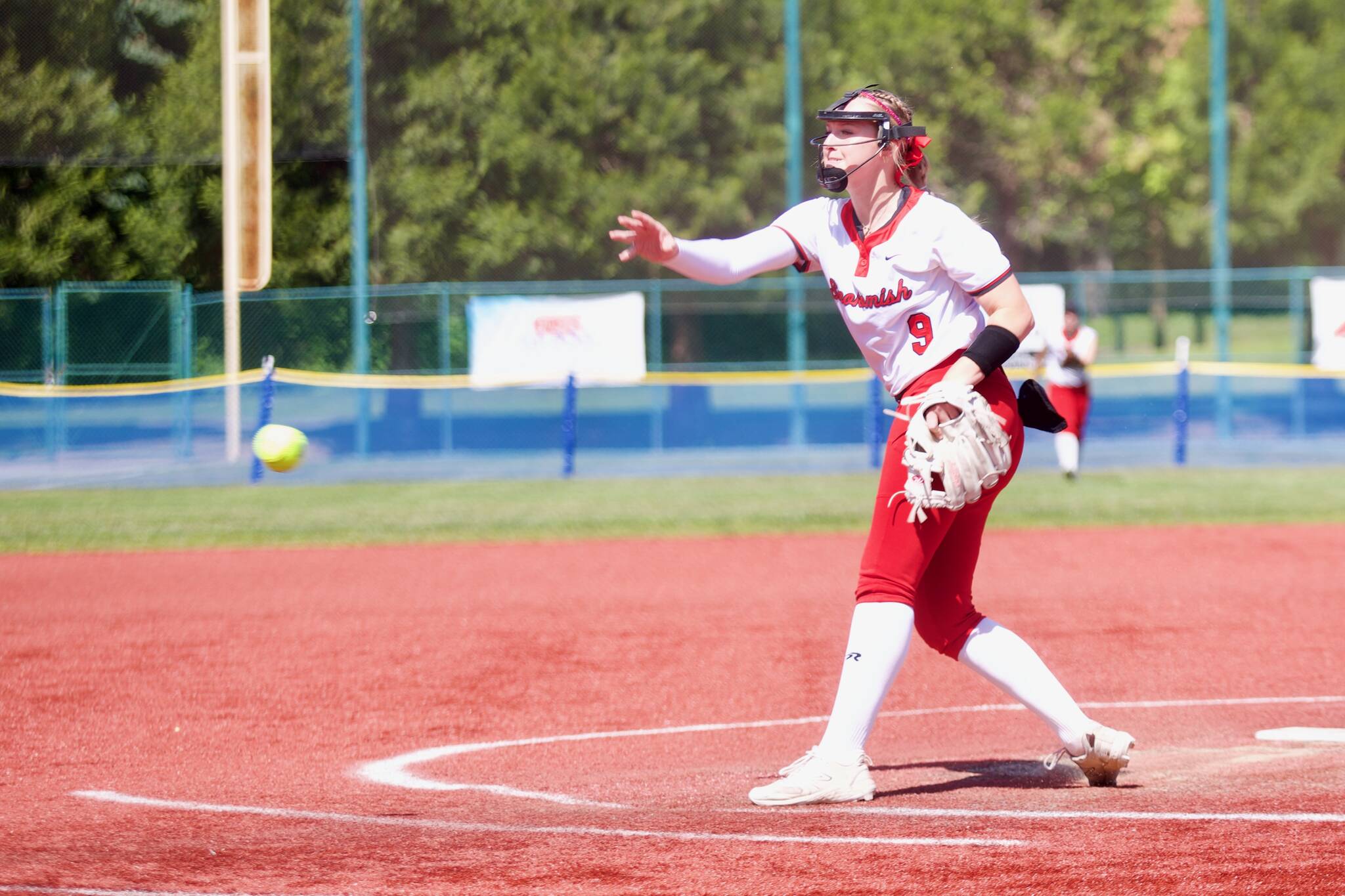 Snohomish junior Abby Edwards delivers a pitch during the Panthers' 3-2 loss to Liberty in the 3A State Softball semifinals in Lacey, Washington on May 24, 2025. (Joe Pohoryles / The Herald)