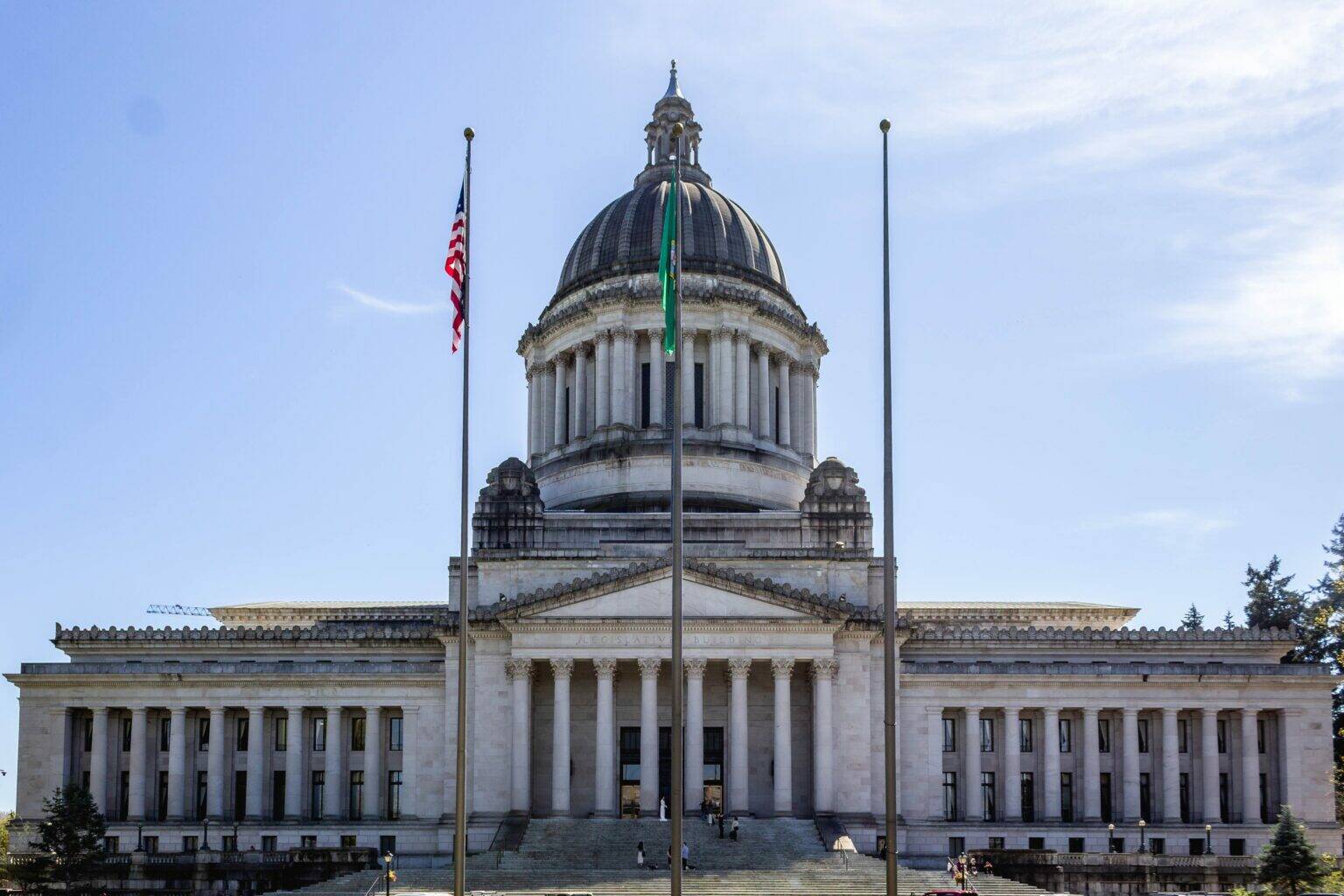 The Washington state Capitol on April 18. (Photo by Jacquelyn Jimenez Romero/Washington State Standard)