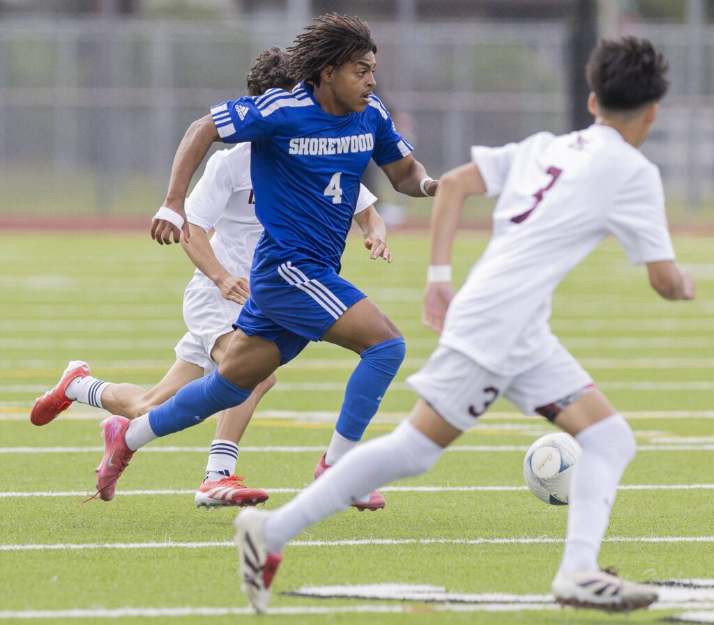Shorewood’s Meiron Bereket dribbles the ball down the field during the 3A state championship game against Mercer Island on Saturday, May 31, 2025 in Puyallup, Washington. (Olivia Vanni / The Herald)
