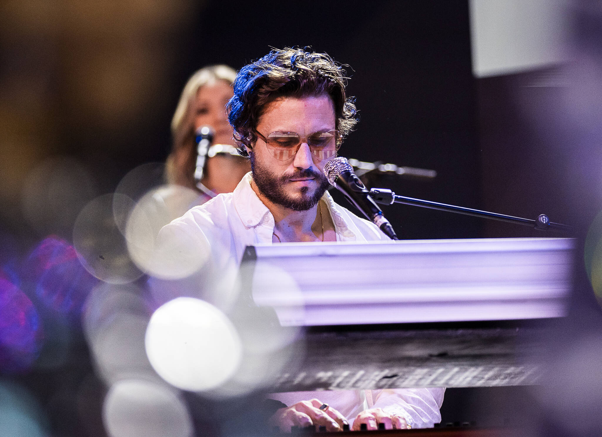 Olivia Vanni / The Herald
Andrew Vait plays piano with his Elton John tribute band called Madman Across the Water at The Stage at Quil Ceda Creek Casino on Thursday, June 26, 2025 in Tulalip, Washington.