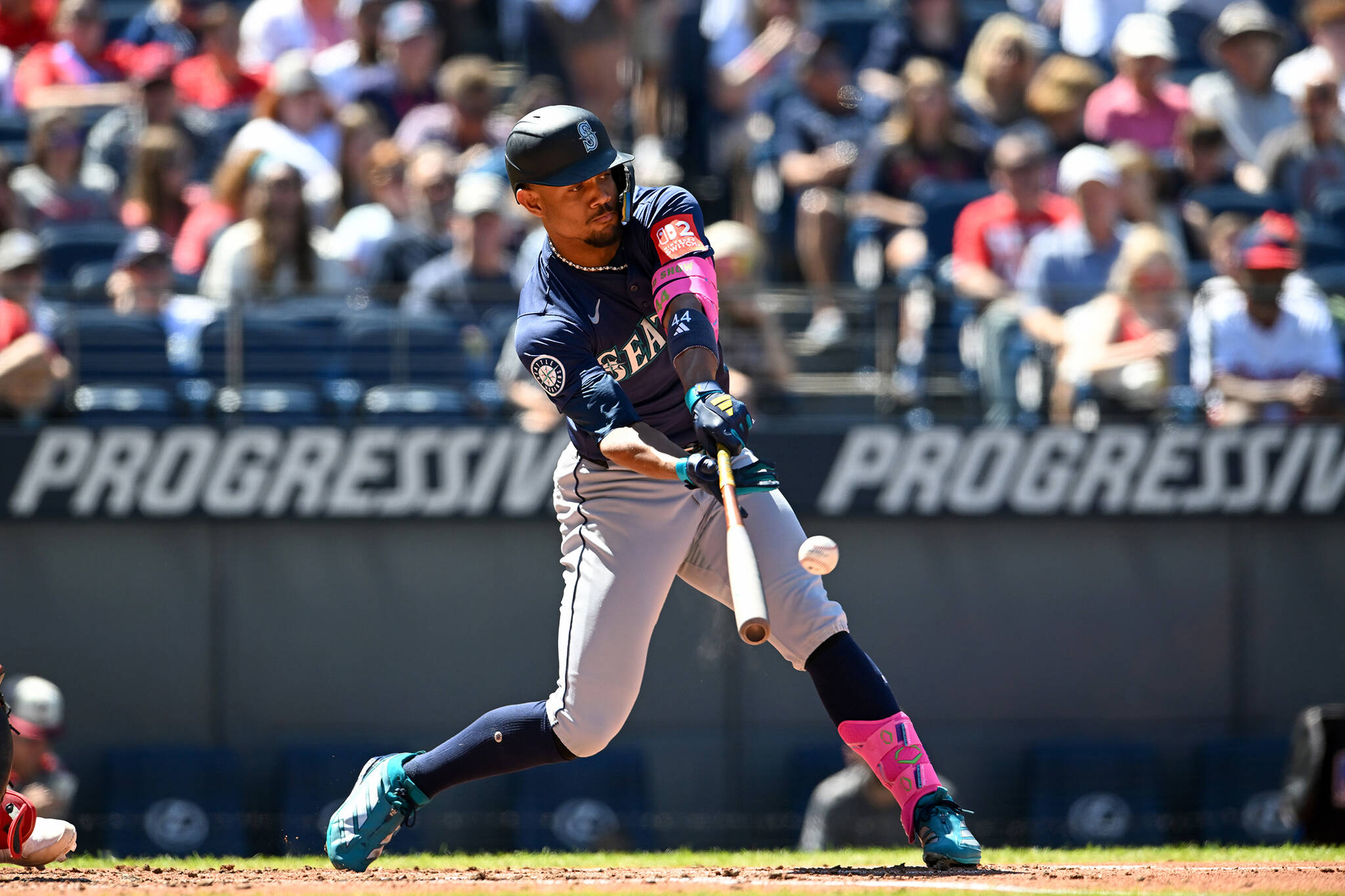Julio Rodríguez (44) of the Seattle Mariners hits a single during the third inning against the Cleveland Guardians at Progressive Field on Aug. 31, 2025, in Cleveland, Ohio. (Nick Cammett / Getty Images / Tribune News Services)