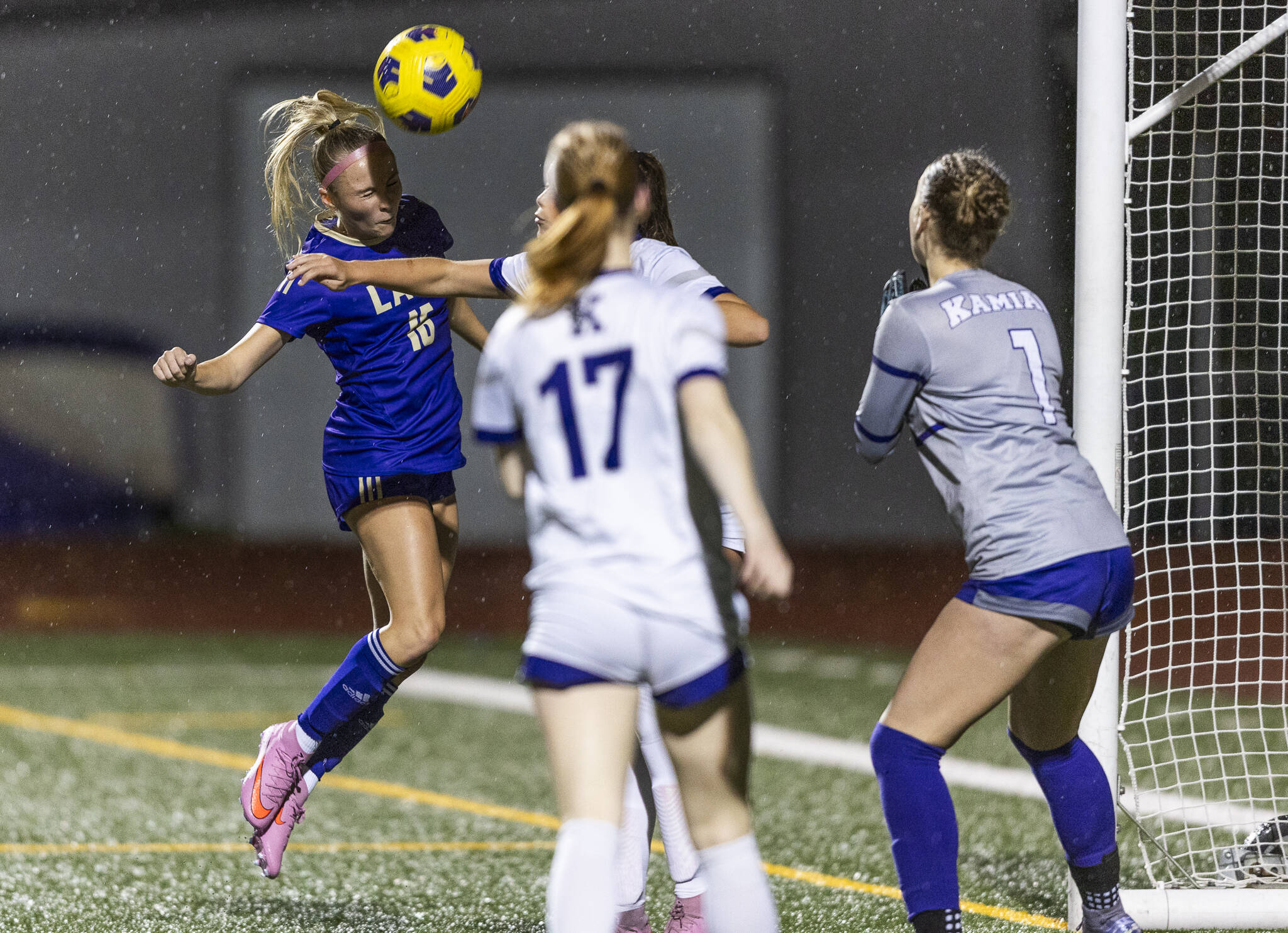 Lake Stevens Shelby Clifton heads the ball off a cross into the goal to score during the game against Kamiak on Sept. 30, 2025 in Lake Stevens, Washington. (Olivia Vanni / The Herald)