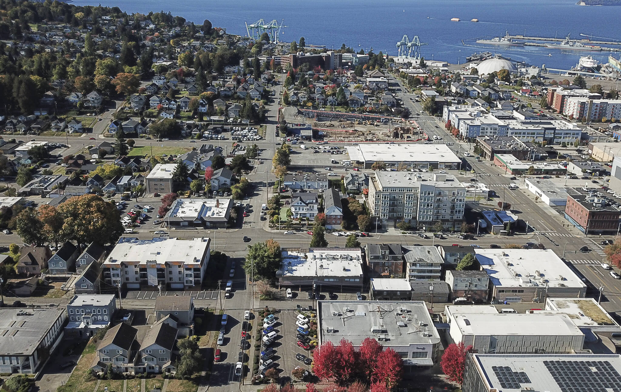 A view of Colby Avenue in downtown Everett on Oct. 14, 2025. (Olivia Vanni / The Herald)