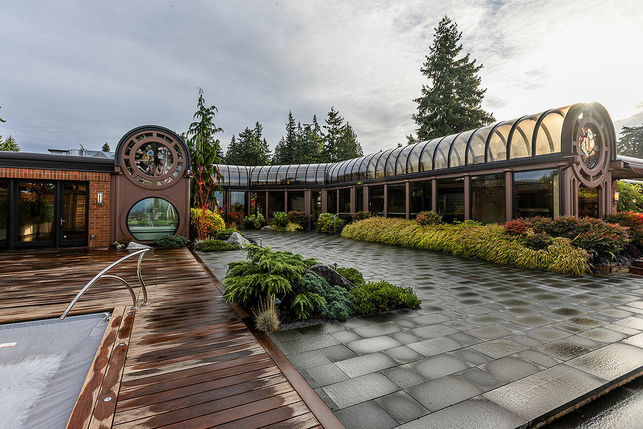 The back patio area and deck on Oct. 23, 2025 in Mukilteo, Washington. (Olivia Vanni / The Herald)