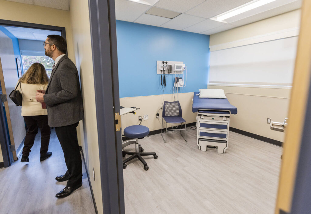Inside one of the new Student Health Clinic rooms on Oct. 30, 2025 in Everett, Washington. (Olivia Vanni / The Herald)
