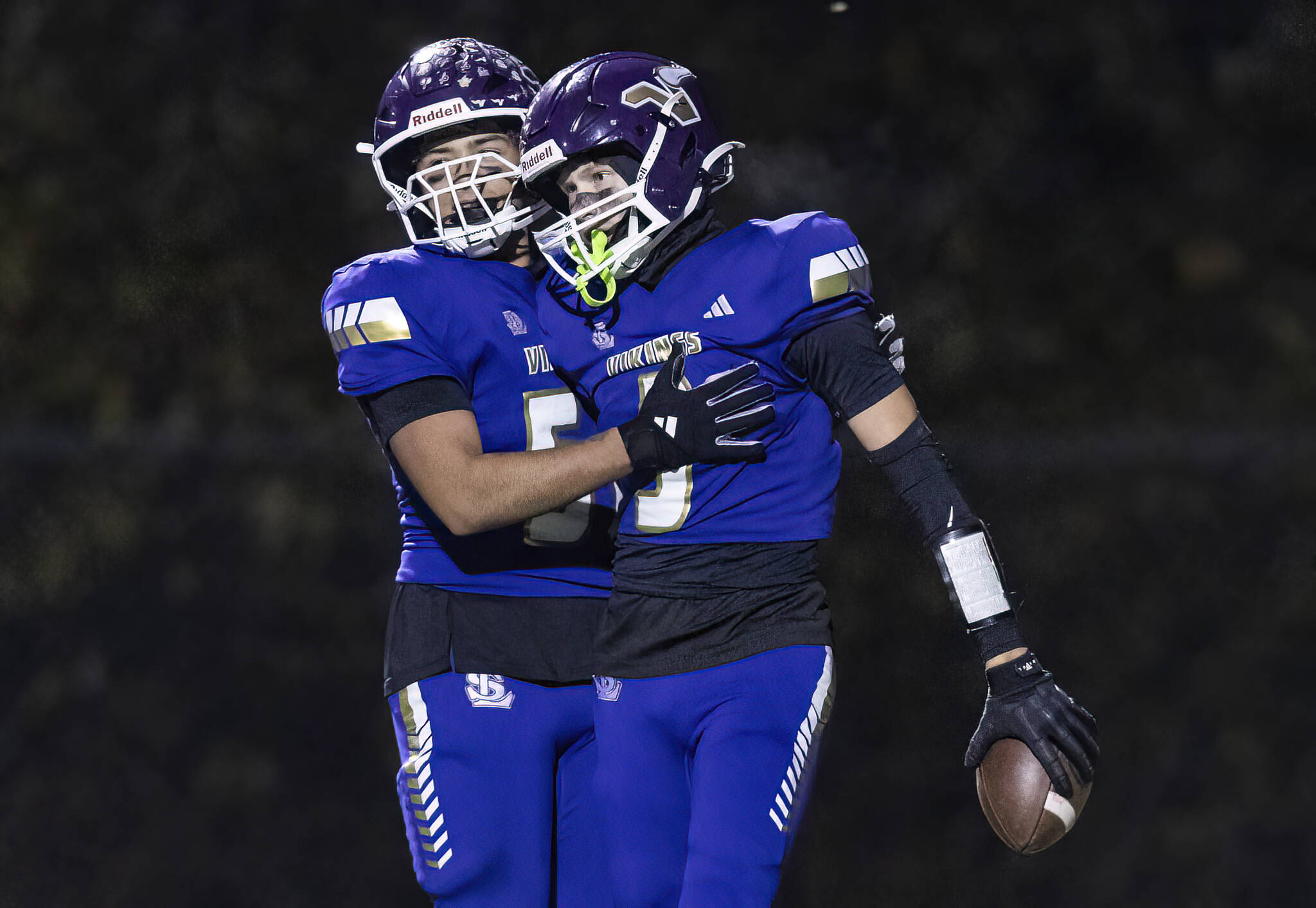 Lake Stevens’ Max Cook celebrates his touchdown during the game against Arlington on Oct. 31, 2025 in Lake Stevens, Washington. (Olivia Vanni / The Herald)