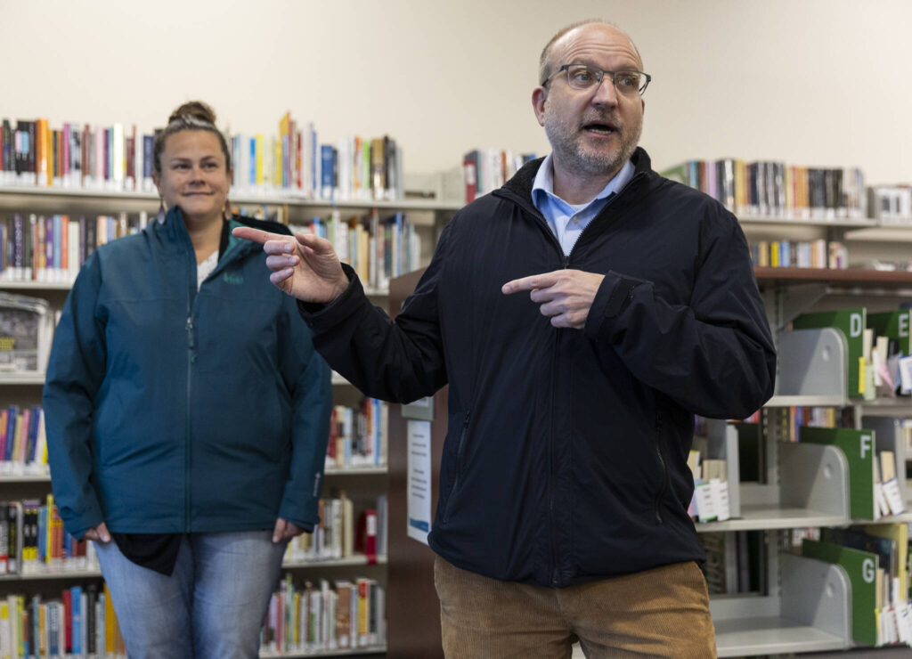 Eric Howard, Sno-Isle Llibraries Executive Director, talks about the site for the new Sno-Isle on Nov. 25, 2025 in Everett, Washington. (Olivia Vanni / The Herald)
