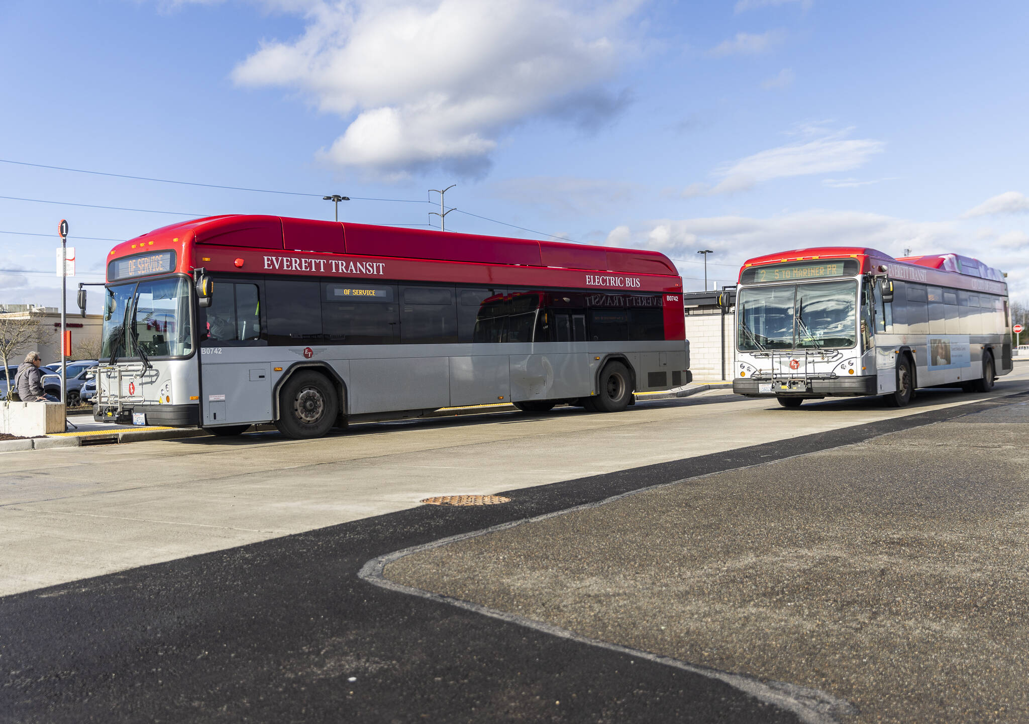 An Everett Transit bus drives away from Mall Station on Monday, Dec. 22, 2025, in Everett, Washington. (Olivia Vanni / The Herald)