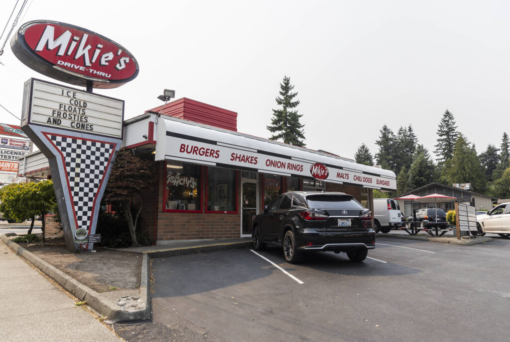 Mikie&rsquo;s on Evergreen Way on Sept. 4, 2025 in Everett. (Olivia Vanni / The Herald)
