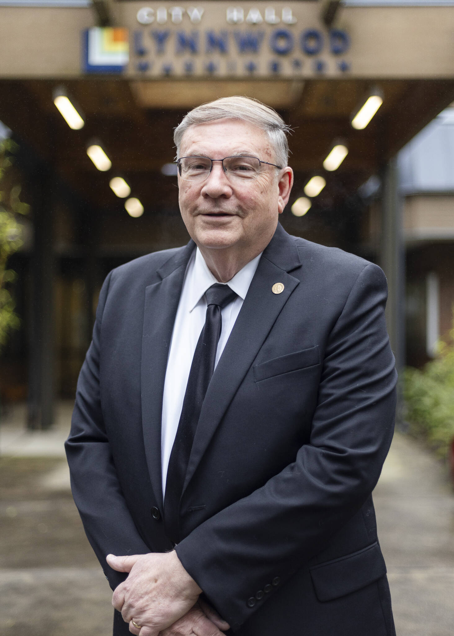 The newly elected Mayor of Lynnwood George Hurst outside of Lynnwood City Hall on Friday, Jan. 2, 2026. (Olivia Vanni / The Herald)
The newly elected Mayor of Lynnwood George Hurst outside of Lynnwood City Hall on Friday, Jan. 2, 2026. (Olivia Vanni / The Herald)