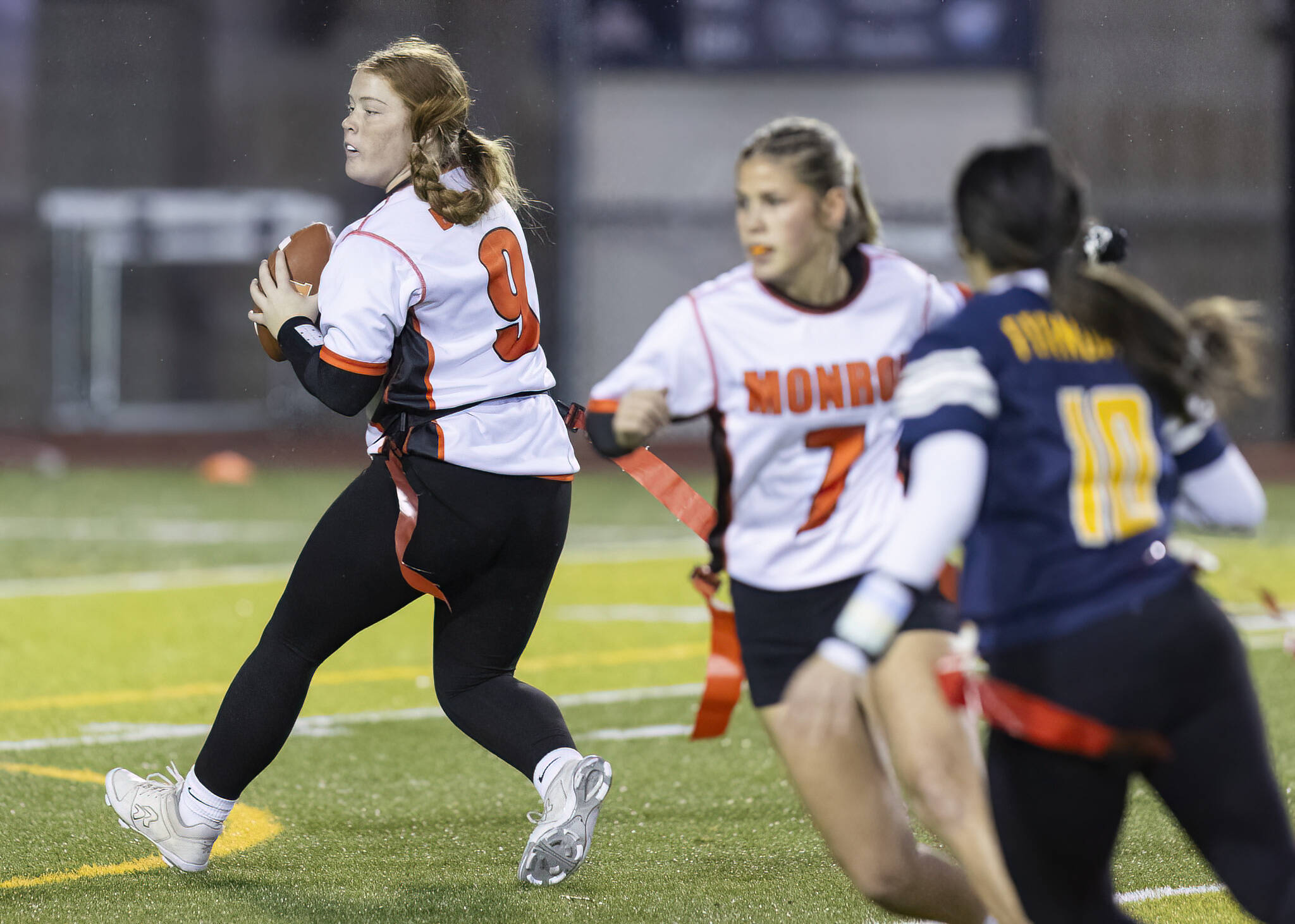 Monroes Tenny Oylear runs with the ball during the game against Ferndale on Wednesday, Jan. 7, 2026 in Everett, Washington. (Olivia Vanni / The Herald)