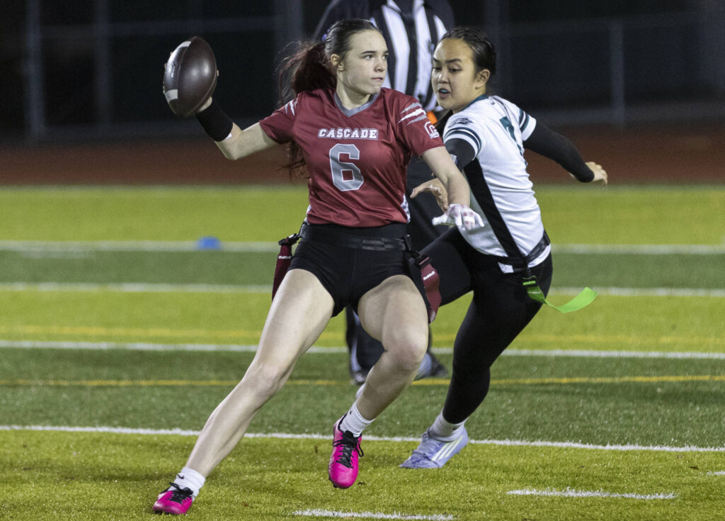 Cascade&rsquo;s Khloe Ivey scrambles with the ball against Jackson during the game on Wednesday, Jan. 14, 2026 in Everett, Washington. (Olivia Vanni / The Herald)
