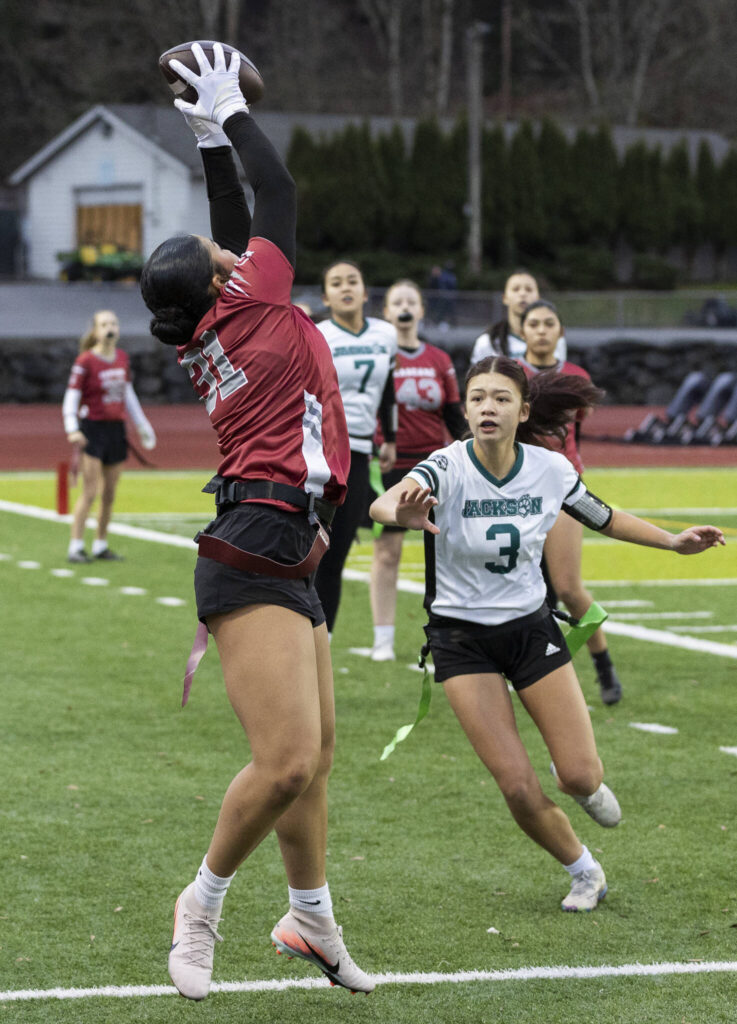 Cascade&rsquo;s Nalani Douangmany-Turner makes a catch in the end zone for a touchdown against Jackson during the game on Wednesday, Jan. 14, 2026 in Everett, Washington. (Olivia Vanni / The Herald)
