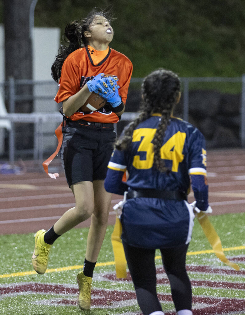 Monroe&rsquo;s Betzy Garcia catches the ball in the end zone for a touchdown against Everett during the game on Wednesday, Jan. 14, 2026 in Everett, Washington. (Olivia Vanni / The Herald)
